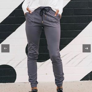 Zyia. XL. Dark Gray Peak Zipper Jogger (Long) 31"